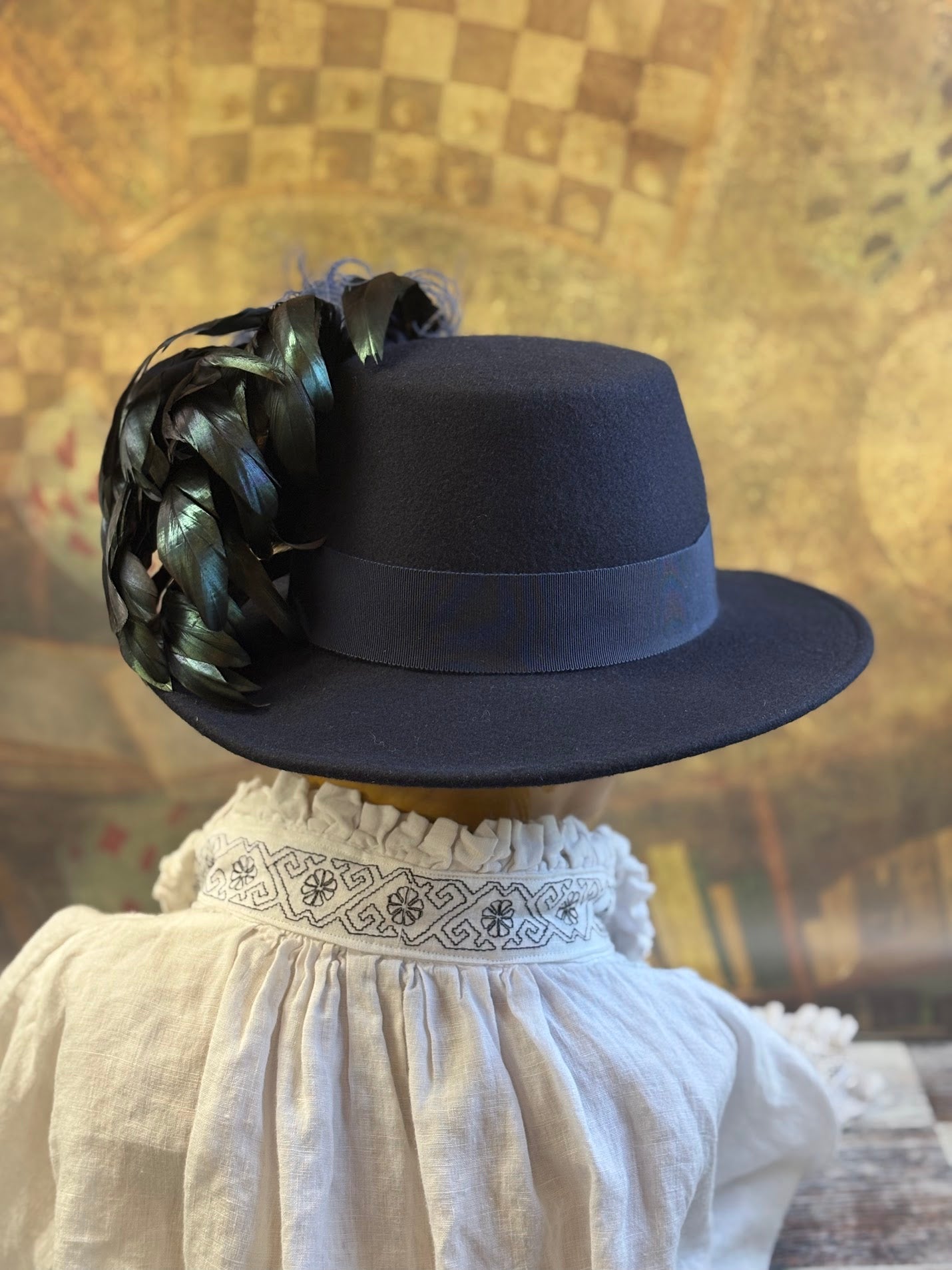 Illyria Renaissance Hat - midnight