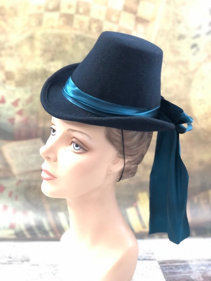 Antium hat, Renaissance Riding Hat