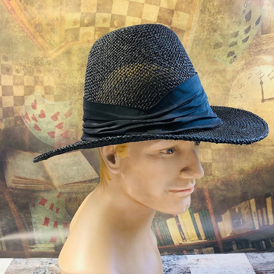 The Windsor hat for London Dandies: Tall Dome Crown Hat